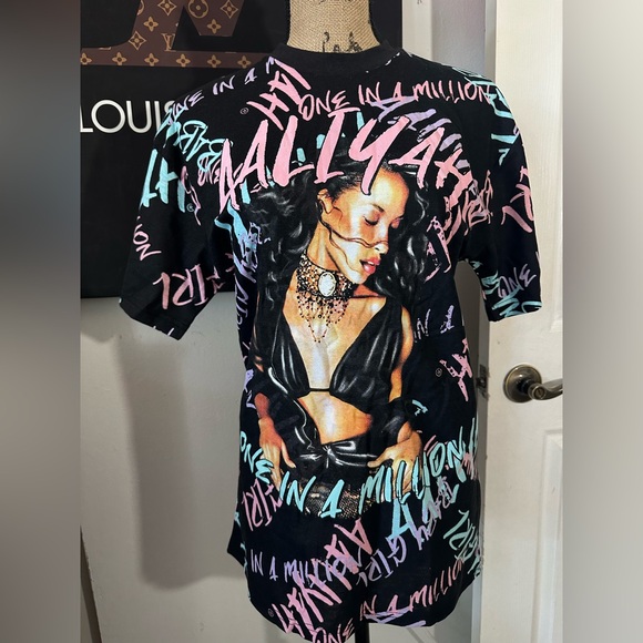 Aaliyah Tops - 🆕Aaliyah T-Shirt
